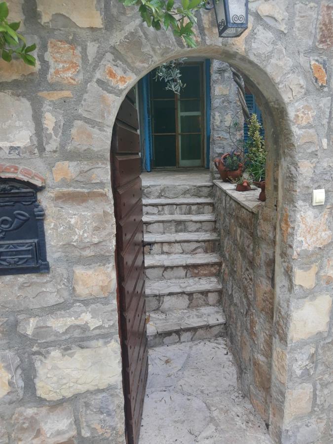 Sea-Side Old Stone Villa With A Private Garden Budva Kültér fotó