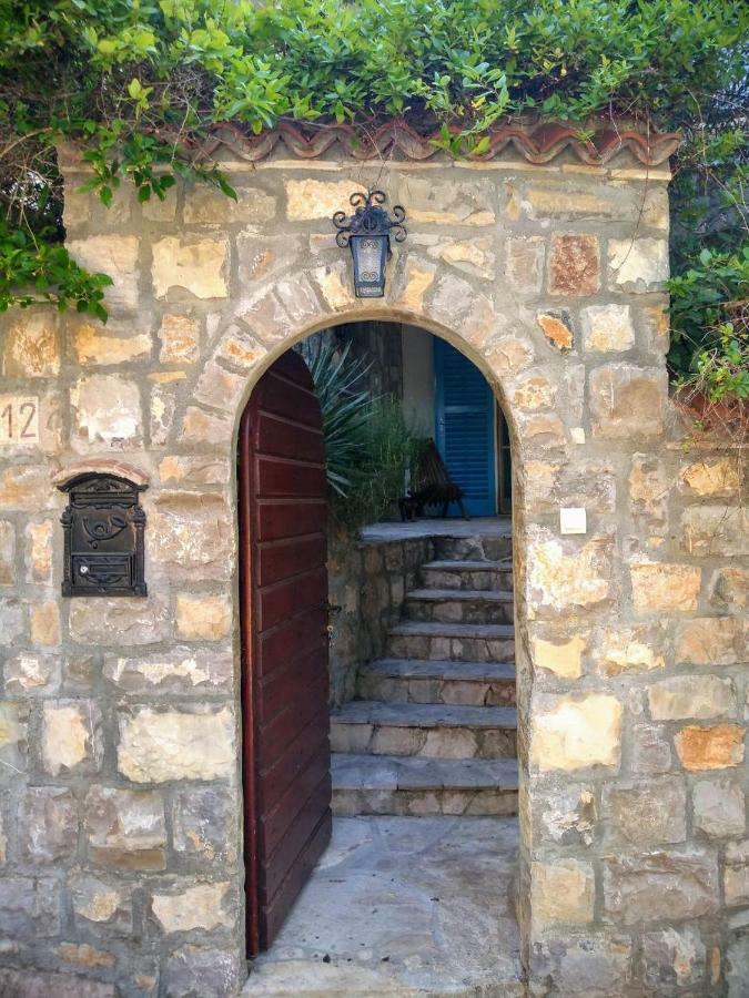 Sea-Side Old Stone Villa With A Private Garden Budva Kültér fotó